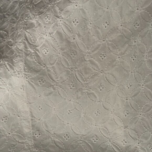 Women's Gap A-line Skirt White Eyelet Size 2 - Picture 2 of 4